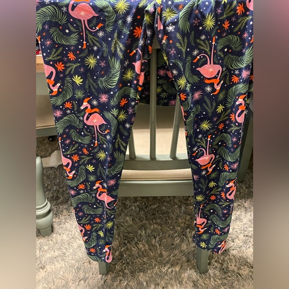 Tall & Curvy Flamingo 🦩 Holiday LuaRoe Leggings - Picture 2 of 5